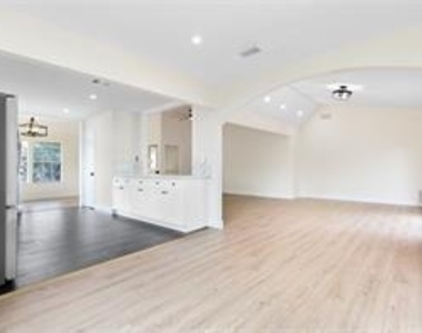 13530 La Concha Lane - Photo Thumbnail 9
