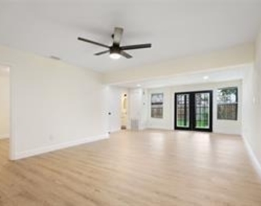 13530 La Concha Lane - Photo Thumbnail 18
