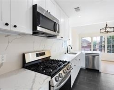 13530 La Concha Lane - Photo Thumbnail 10