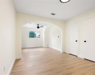 13530 La Concha Lane - Photo Thumbnail 20