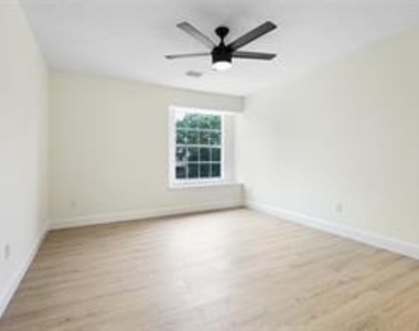 13530 La Concha Lane - Photo Thumbnail 22