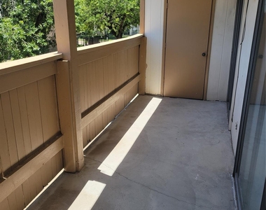 8425 Hearth Drive - Photo Thumbnail 20