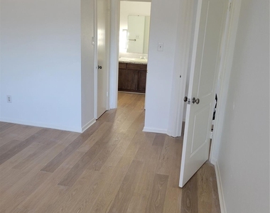8425 Hearth Drive - Photo Thumbnail 6