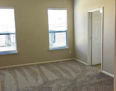 6343 Richland Hills Drive - Photo Thumbnail 12