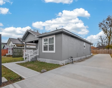 4309 Beggs Street - Photo Thumbnail 3