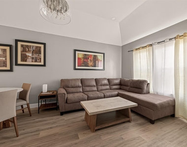 4309 Beggs Street - Photo Thumbnail 5