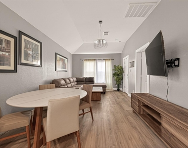4309 Beggs Street - Photo Thumbnail 8