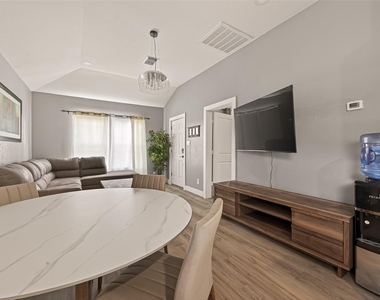 4309 Beggs Street - Photo Thumbnail 9
