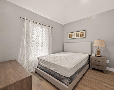 4309 Beggs Street - Photo Thumbnail 21