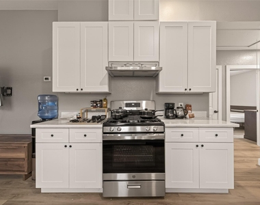 4309 Beggs Street - Photo Thumbnail 16