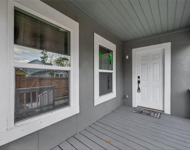 4309 Beggs Street - Photo Thumbnail 4