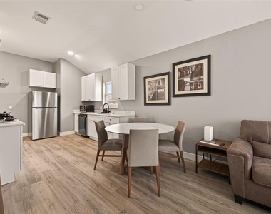 4309 Beggs Street - Photo Thumbnail 7