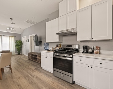 4309 Beggs Street - Photo Thumbnail 14