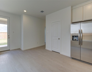 1047 Blue Stone Drive - Photo Thumbnail 22