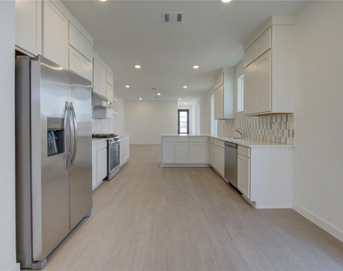 1047 Blue Stone Drive - Photo Thumbnail 19