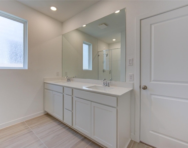 1047 Blue Stone Drive - Photo Thumbnail 42
