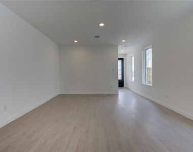 1047 Blue Stone Drive - Photo Thumbnail 33