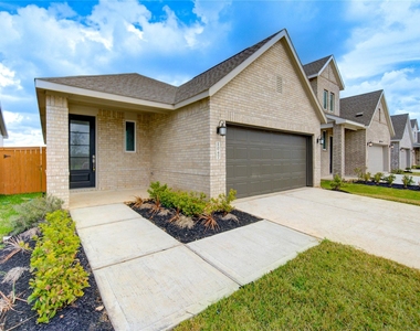 1047 Blue Stone Drive - Photo Thumbnail 4