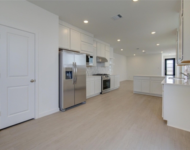 1047 Blue Stone Drive - Photo Thumbnail 21