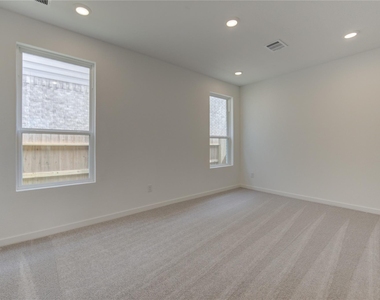 1047 Blue Stone Drive - Photo Thumbnail 34
