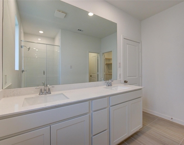 1047 Blue Stone Drive - Photo Thumbnail 43
