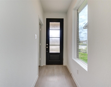 1047 Blue Stone Drive - Photo Thumbnail 6