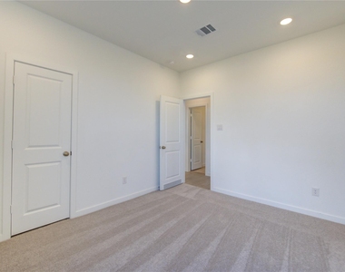 1047 Blue Stone Drive - Photo Thumbnail 26