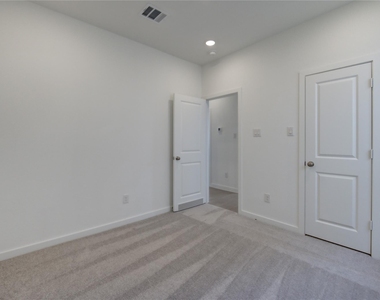 1047 Blue Stone Drive - Photo Thumbnail 29