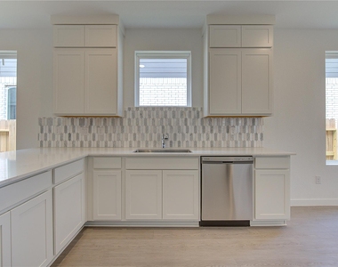 1047 Blue Stone Drive - Photo Thumbnail 16