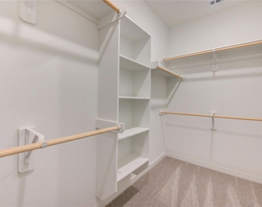 1047 Blue Stone Drive - Photo Thumbnail 45