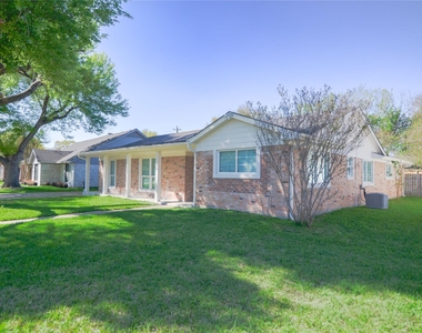 8006 Richmond Avenue - Photo Thumbnail 6