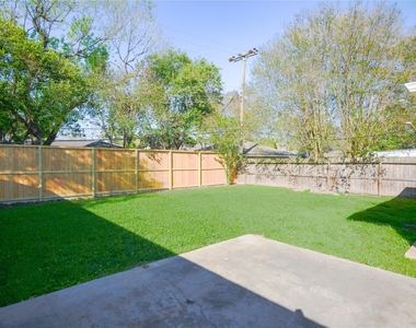 8006 Richmond Avenue - Photo Thumbnail 26
