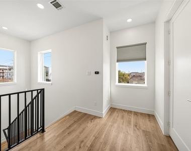 1839 Colquitt Street - Photo Thumbnail 3