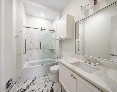 1839 Colquitt Street - Photo Thumbnail 7