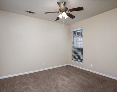13215 Lake Breeze Lane - Photo Thumbnail 15