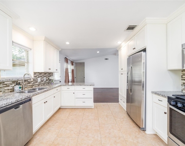 3422 Rustling Pines Street - Photo Thumbnail 11