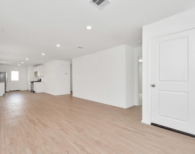 26726 Paloma Blanca Drive - Photo Thumbnail 12