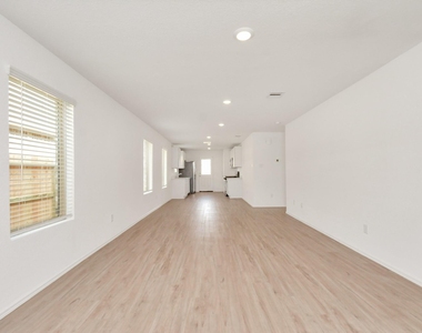 26726 Paloma Blanca Drive - Photo Thumbnail 13