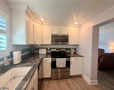 4912 Vincennes Street - Photo Thumbnail 10