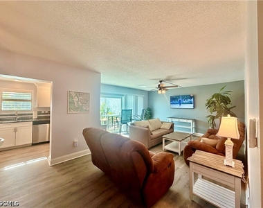 4912 Vincennes Street - Photo Thumbnail 4