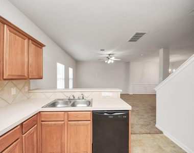 6702 Albion Cresent Drive - Photo Thumbnail 12