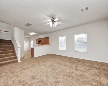 6702 Albion Cresent Drive - Photo Thumbnail 5