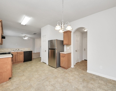6702 Albion Cresent Drive - Photo Thumbnail 15