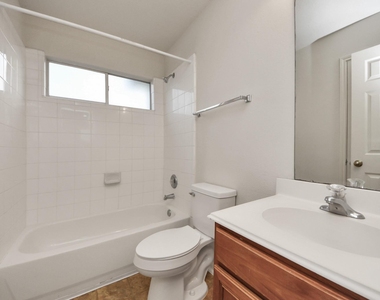 6702 Albion Cresent Drive - Photo Thumbnail 29