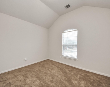 6702 Albion Cresent Drive - Photo Thumbnail 26