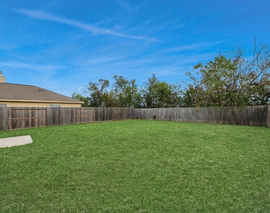 6702 Albion Cresent Drive - Photo Thumbnail 32