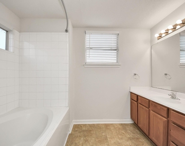 6702 Albion Cresent Drive - Photo Thumbnail 22