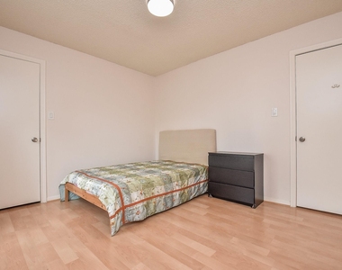 800 Country Place Drive - Photo Thumbnail 25