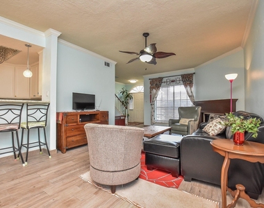800 Country Place Drive - Photo Thumbnail 6