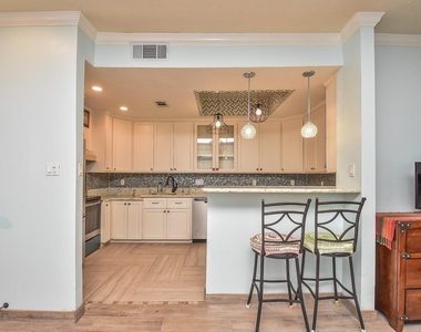 800 Country Place Drive - Photo Thumbnail 11